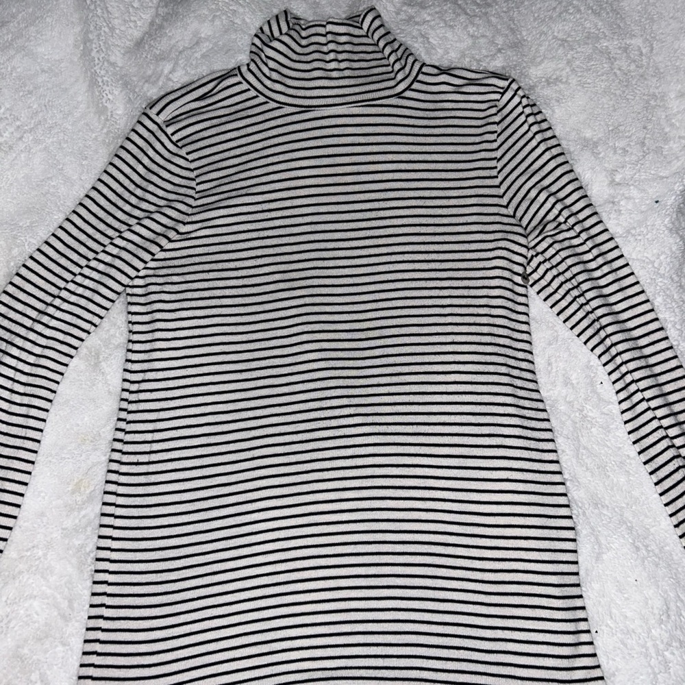 Super soft American eagle striped turtleneck, size medium